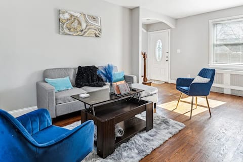 Sleeps 10 | Kingbed | Free parking | Near DC