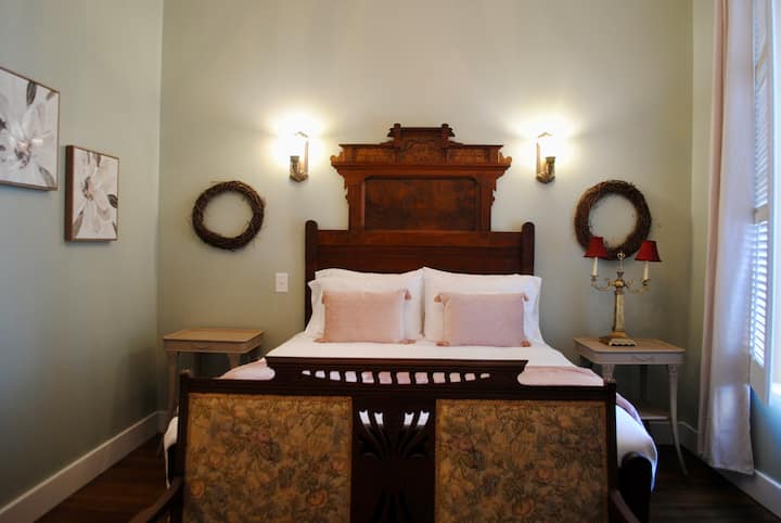 Branner Room, The Lodge At Old City Hall - Jefferson City, TN