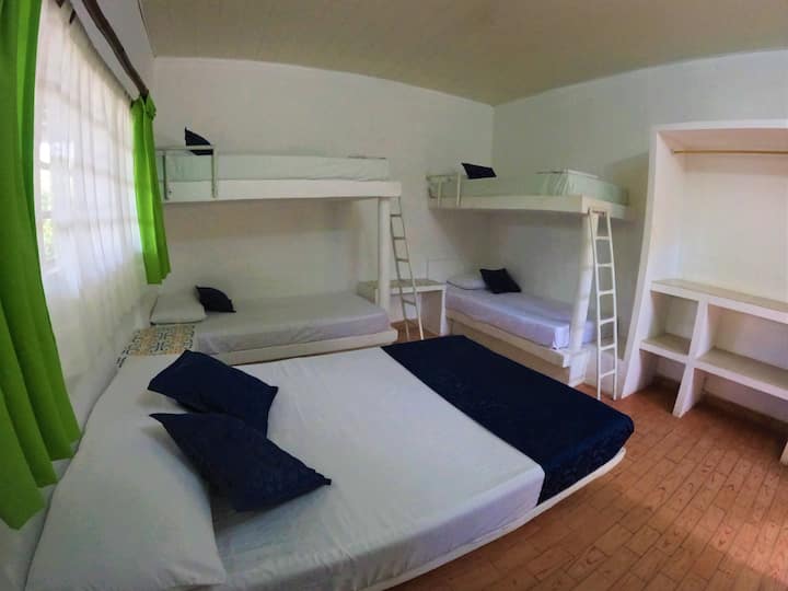 Dhomë për 6 persona