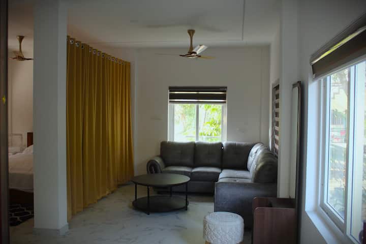 Beez Den Private Pool Villa - Alappuzha
