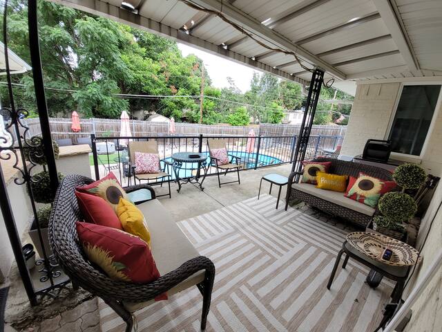 Tammy’s Family Pool House gallery image 4