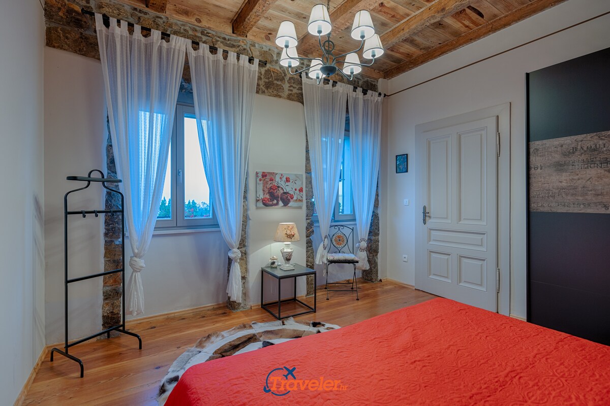 Vila Okra · Villa with pool,view. near beach