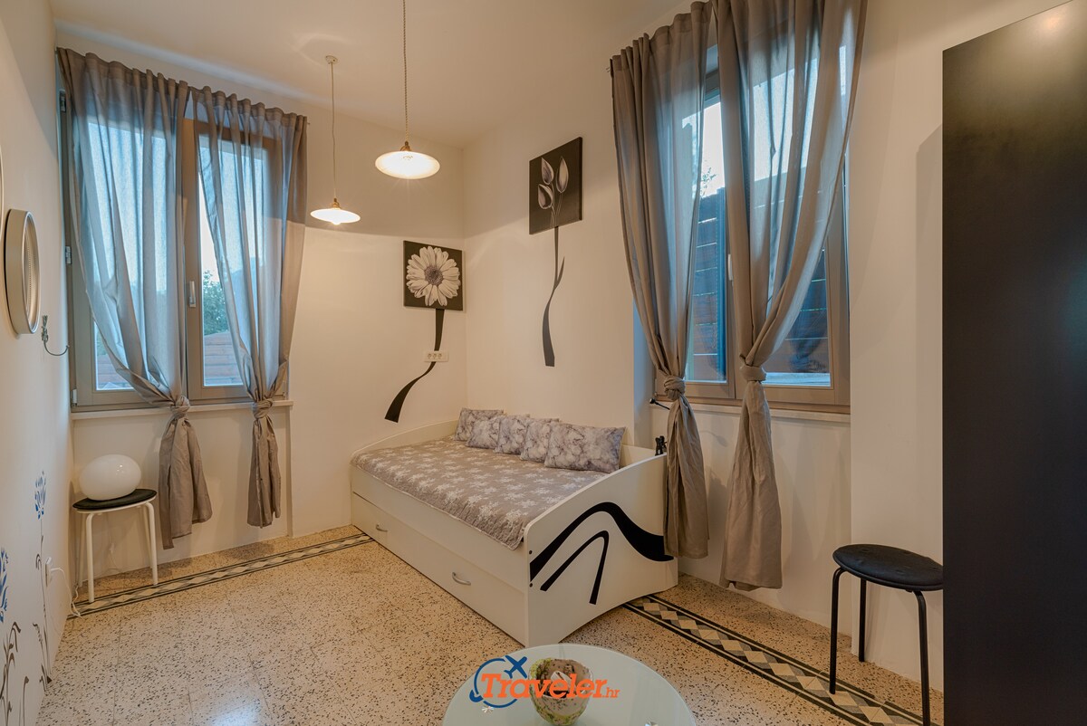 Vila Okra · Villa with pool,view. near beach