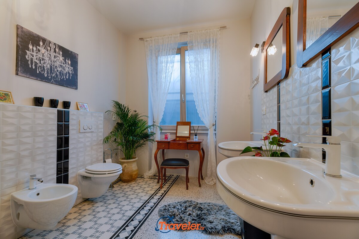 Vila Okra · Villa with pool,view. near beach
