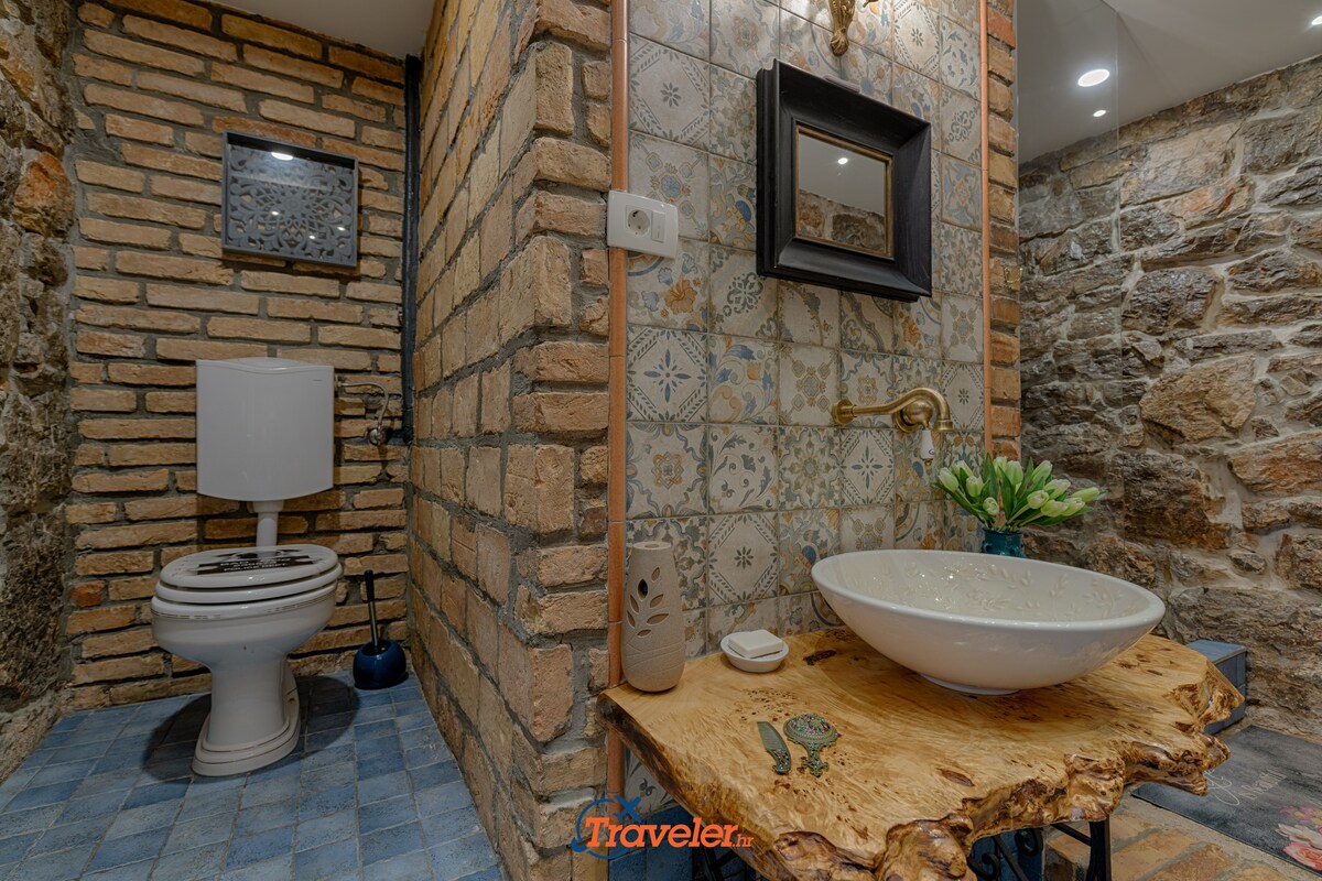 Vila Okra · Villa with pool,view. near beach