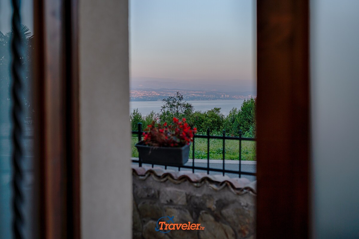 Vila Okra · Villa with pool,view. near beach