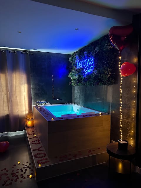 Intimate Suites with Hot Tub