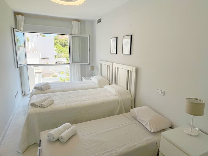 Druhá spálňa v tomto objekte je vybavená dvoma samostatnými lôžkami. 