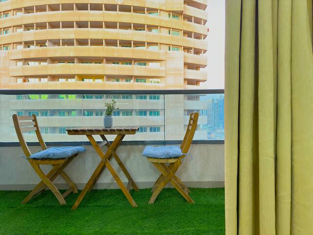 35% OFF in Top View Studio w/ Balcony in Marina — foto 2