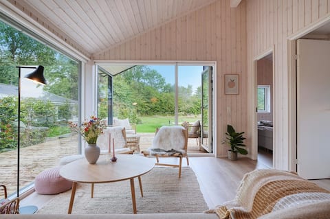 Top performing Airbnb: Enghuset - newly built house - right by a beautiful beach in Faxe