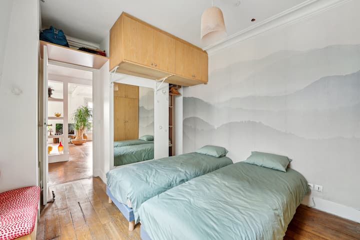 Bedroom with two comfortable single beds 