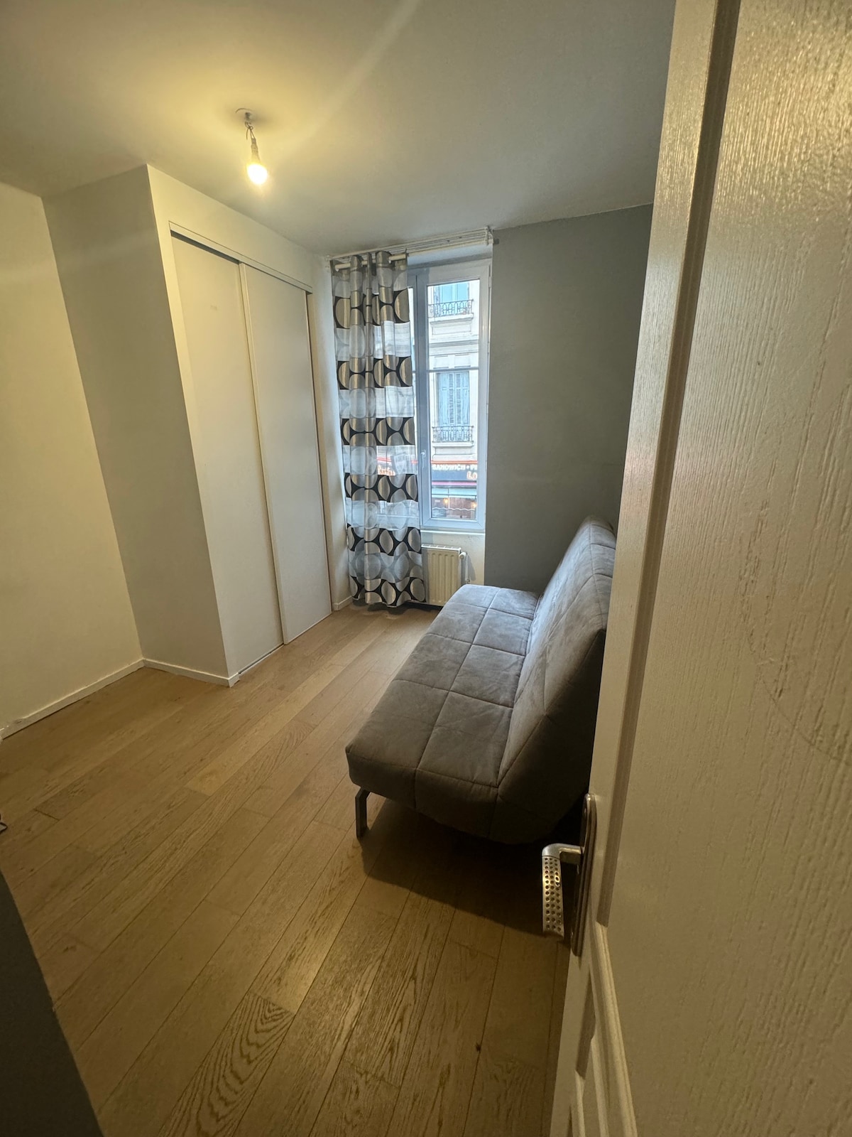 غرفة النوم 2