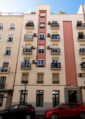 City Deluxe Reina Sofia Atocha comfy apartment gallery image 5