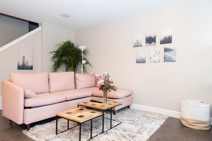 Star Windermere Home-6 Guests! - Edmonton