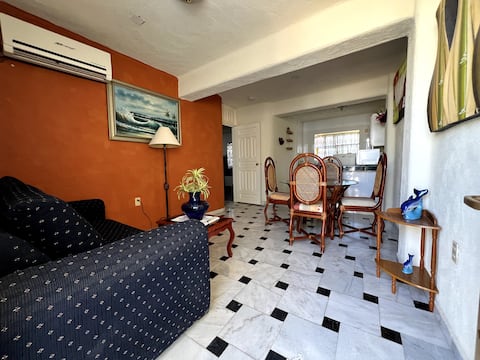 Top Airbnb: Centrally located apartment in Barra De Navidad