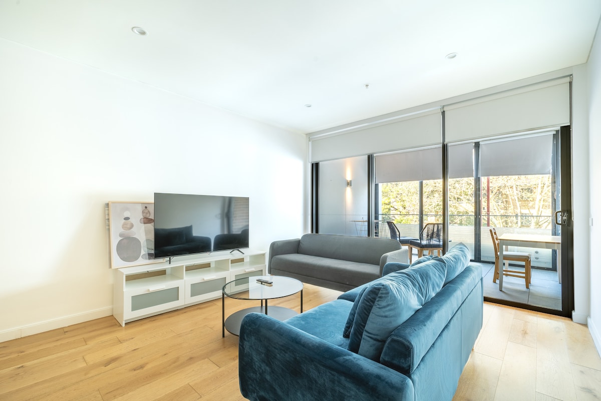 Popular Airbnb listing: Charming 2-Bedroom Apartment in Vibrant Rosebery in Rosebery