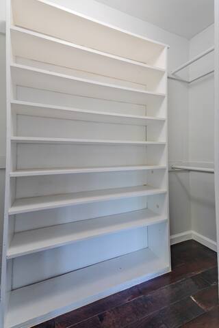 Beverly Hills Home gallery image 5