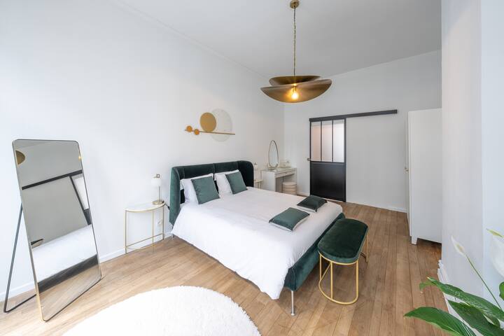 Serenity bubble next to the Grand Place gallery image 2