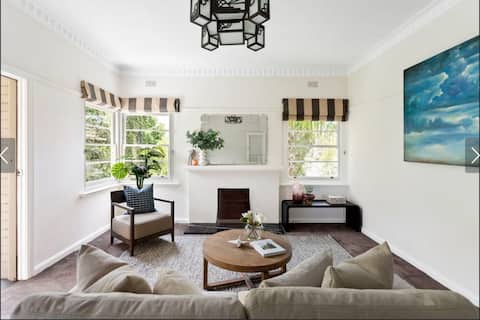 Top performing Airbnb: 3 Bedroom Apartment Amongst the tree tops in South Yarra