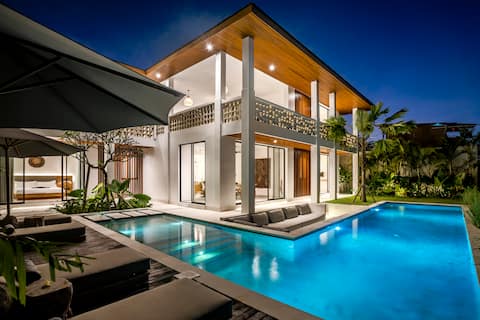 Pererenan’s Villa Complex with Pools for 40 People