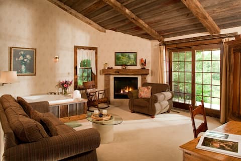 Chanticleer Cabins- The Hemlock Cabin