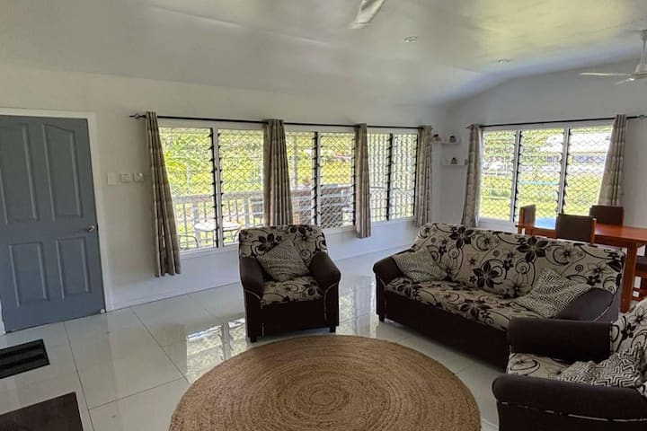 Le-v Bach, Cozy Bungalow In Apia - Samoa
