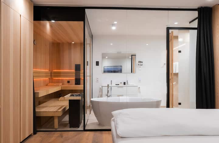 Baumann ＆ Baumann　Spiel Raume Apartment with sauna, luxury bathroom and fireplace - Apartments