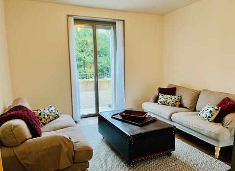 Top Airbnb: Elegant, Modern Garden Hideaway in Oberstrass
