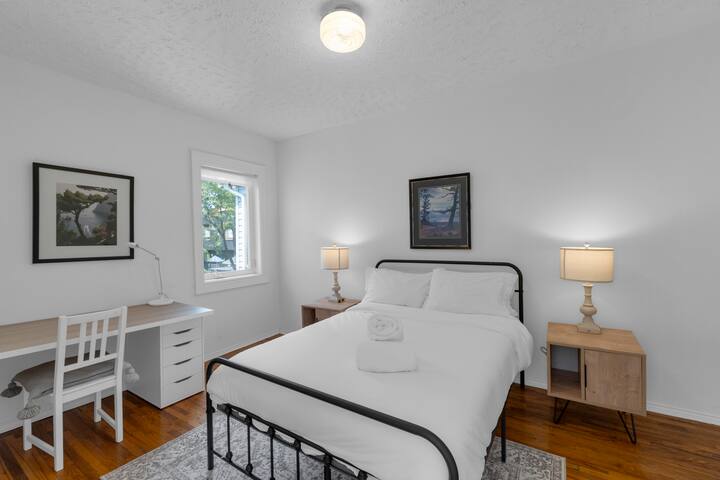 Rare 3BR – Heart of Downtown – King Beds + Patio gallery image 2