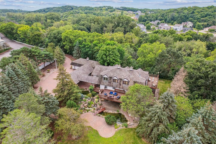 Private Home Retreat – Spacious Getaway