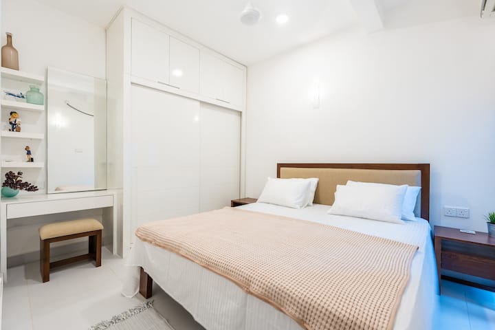 غرفة النوم الرئيسية