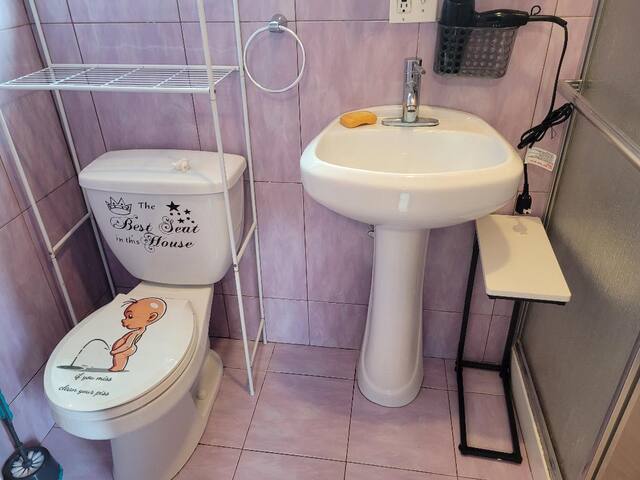 Forest Hills home up to 9 people gallery image 5