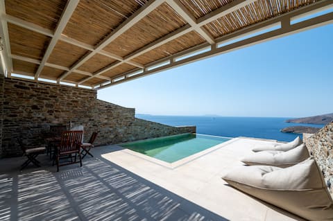 Hypotinosa - Villa with Private Pool & Sea View
