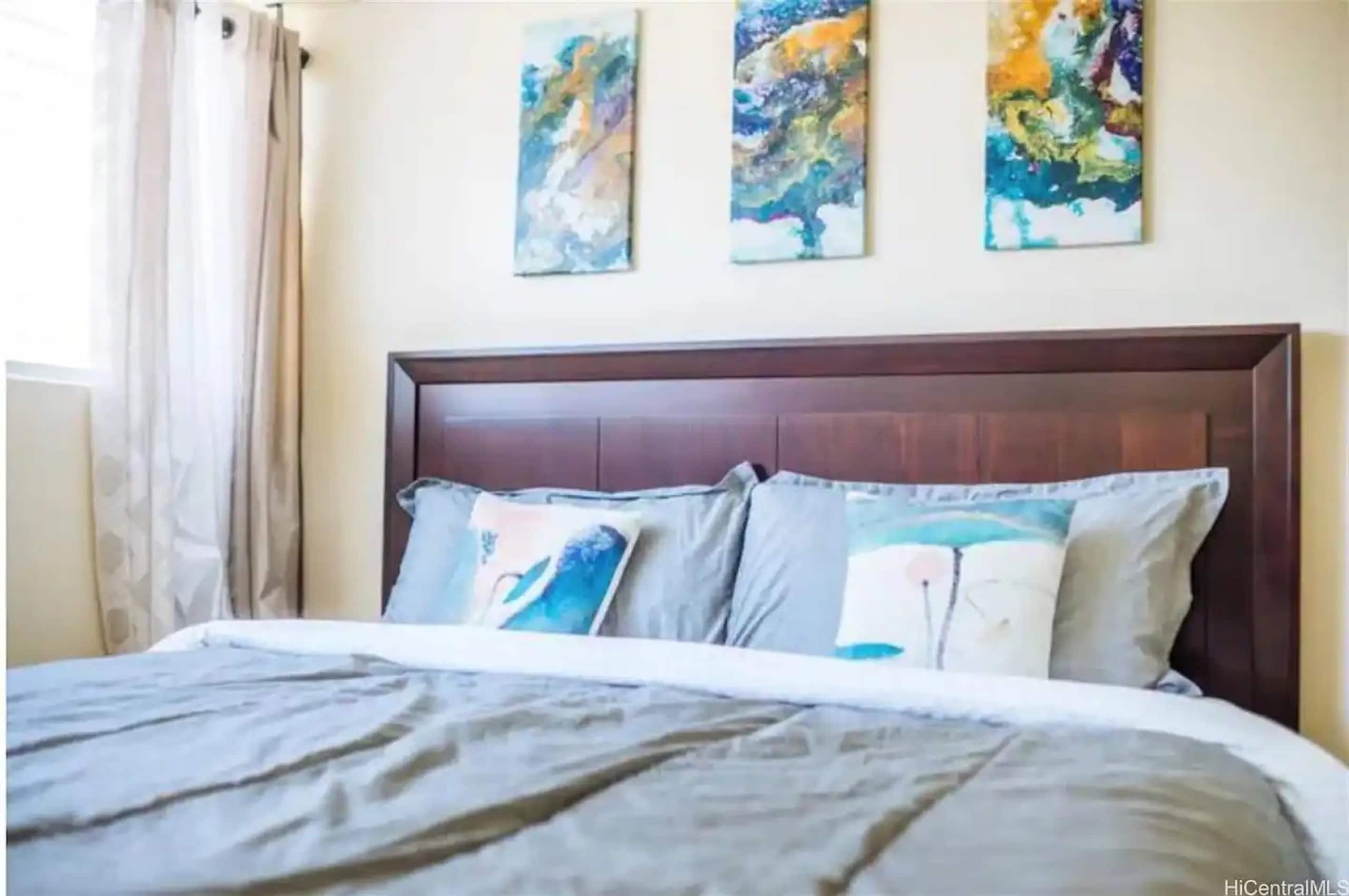 NEW RENO 2 apts fit 12! 2 car parking, pool & more - Image 12