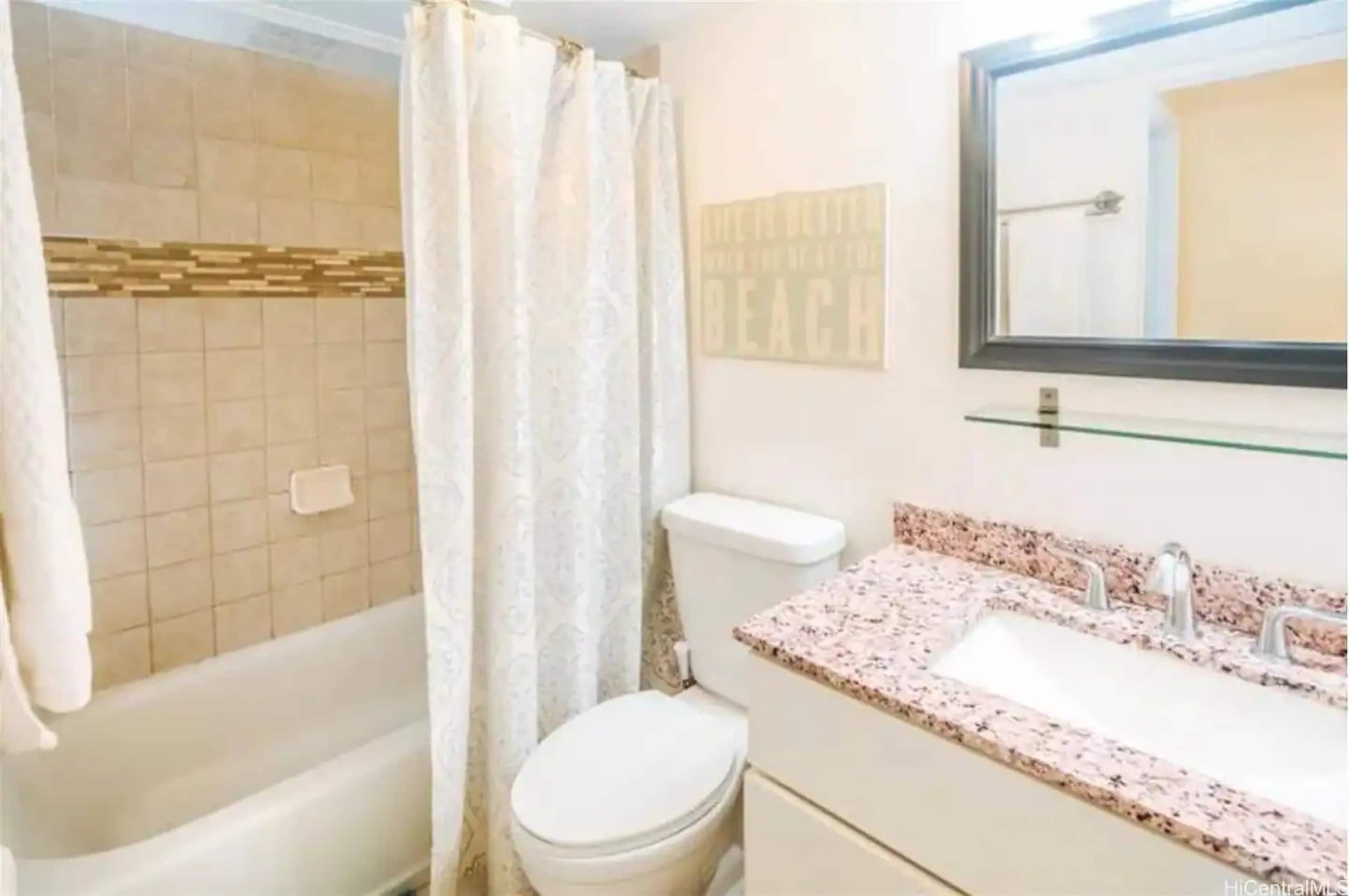 NEW RENO 2 apts fit 12! 2 car parking, pool & more - Image 22