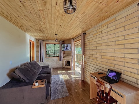 Popular Airbnb listing: canyon paradise home in Praia Grande