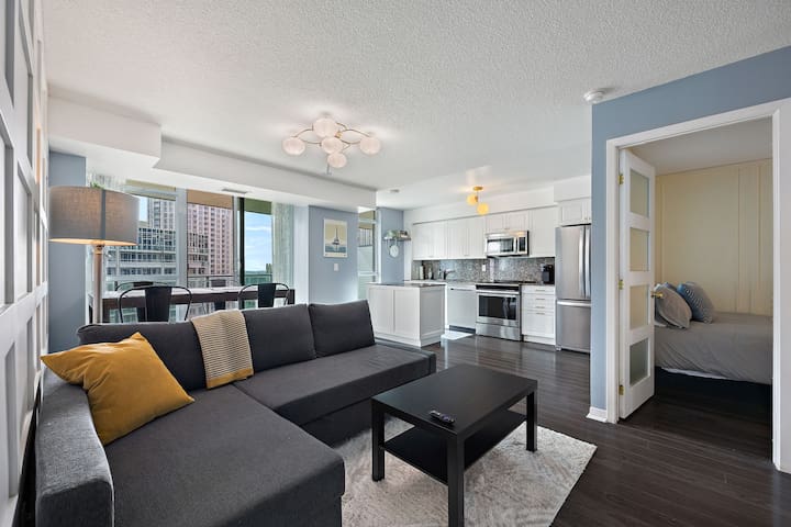 Private Terrace 2 Bedroom Condo with Free Parking