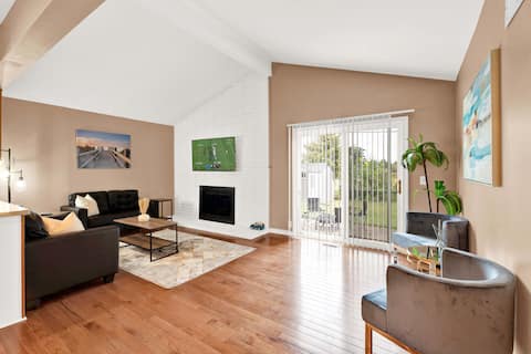 Elegant 3BD Retreat in Sterling Heights