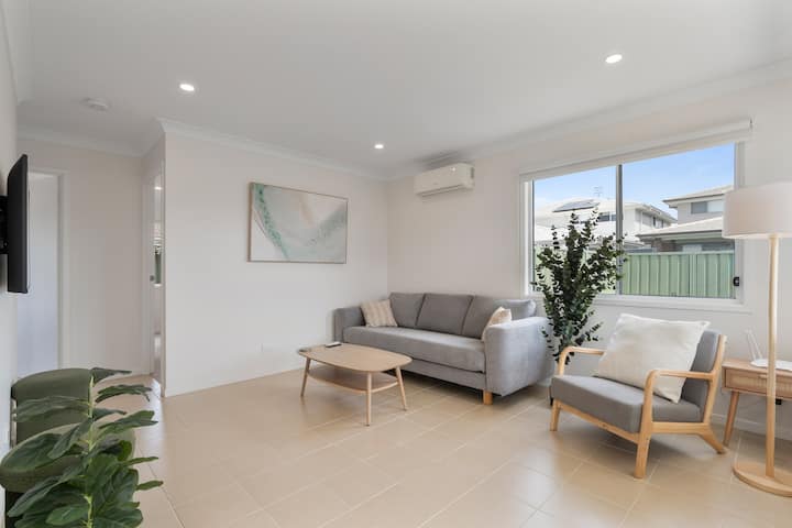 Cute Coastal 2-bedroom Getaway - Ettalong Beach