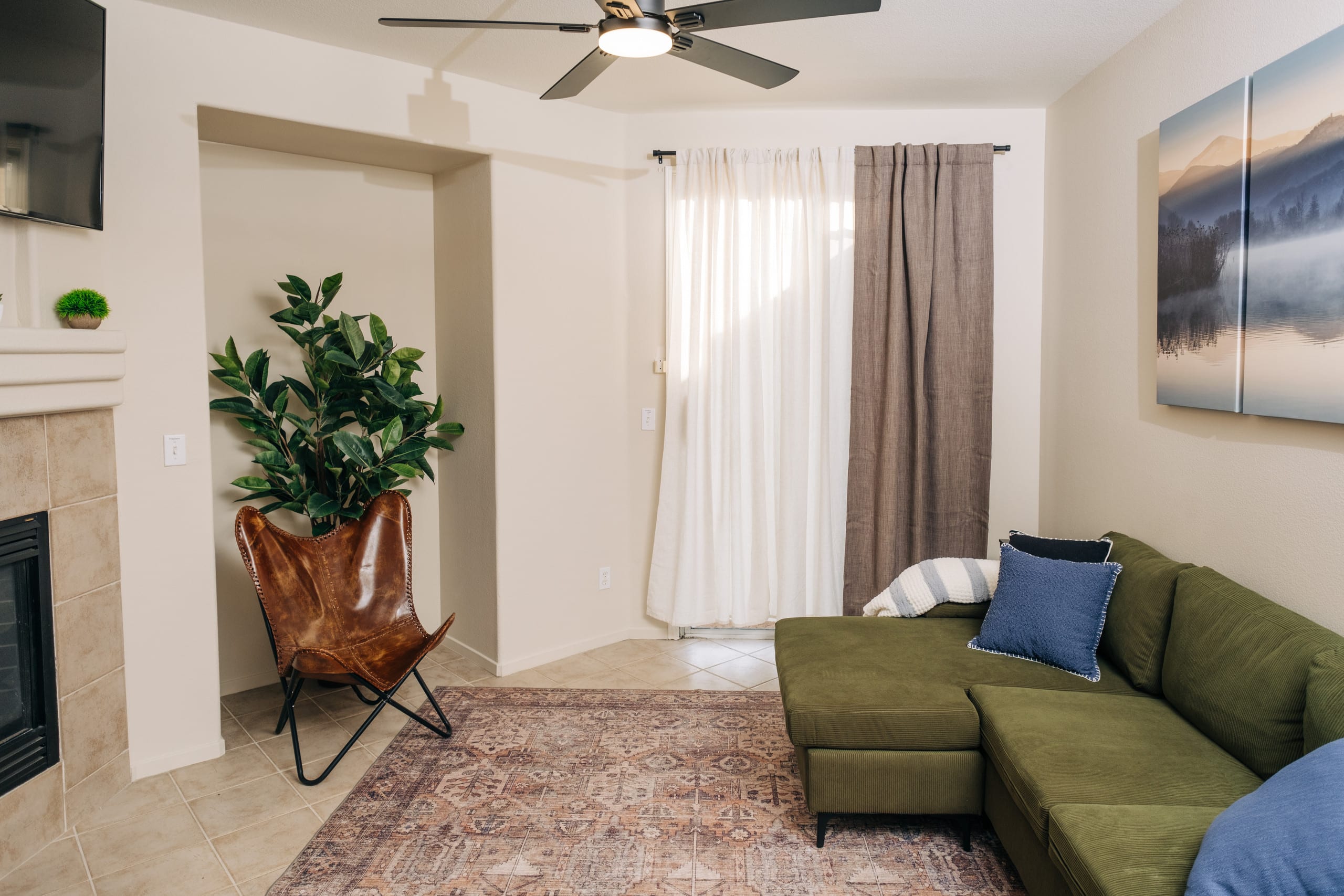 Home in West Sacramento · ★4.96 · 3 bedrooms · 5 beds · 2 private baths - Image 3