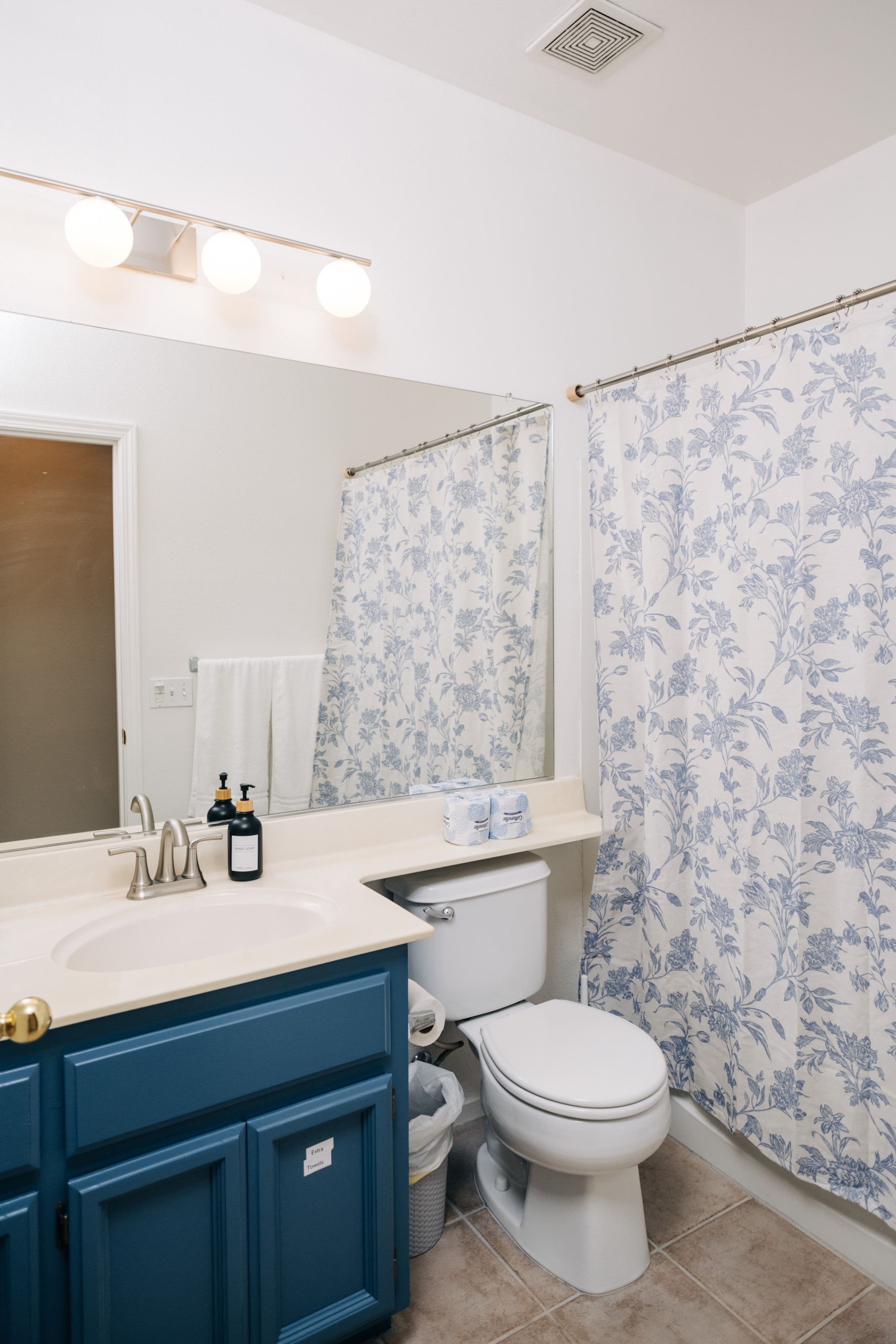 Home in West Sacramento · ★4.96 · 3 bedrooms · 5 beds · 2 private baths - Image 24