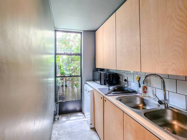 Designer House In The City gallery image 4