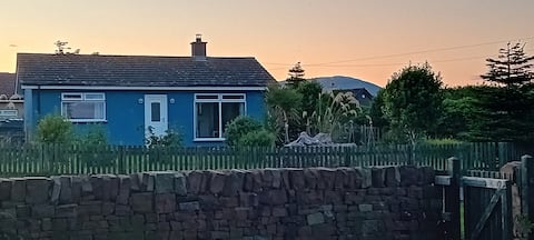 Lovely Strand Cottage on beautiful Galloway coast