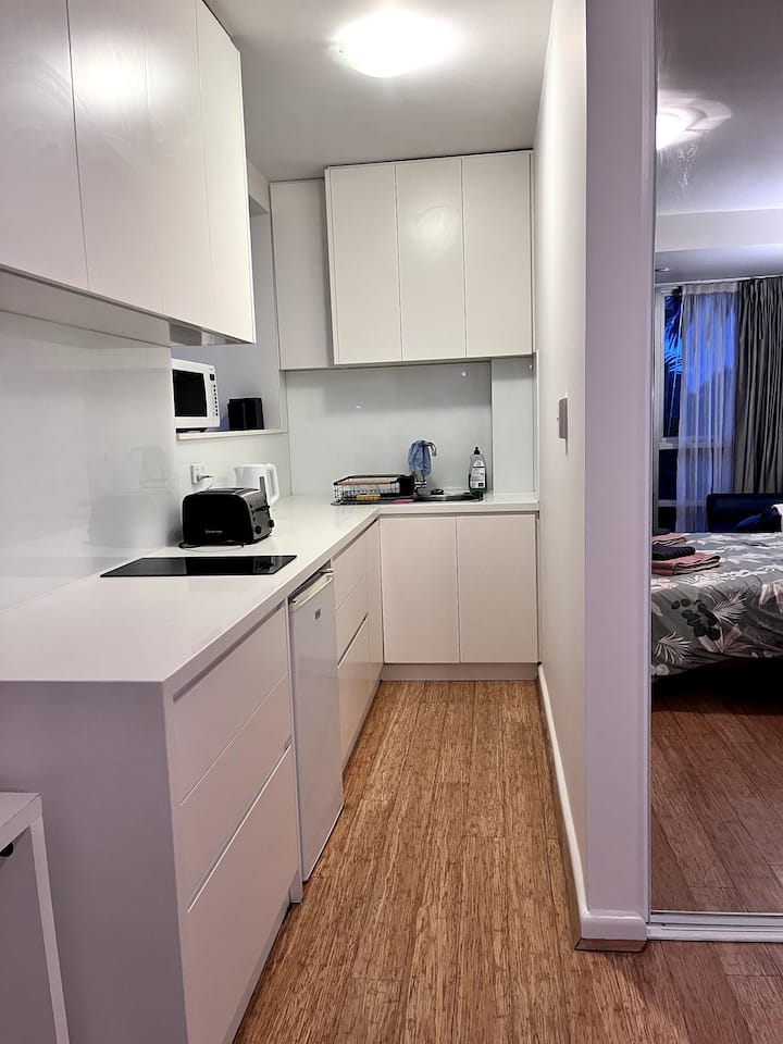 St Kilda Studio With Beach Views - Saint Kilda
