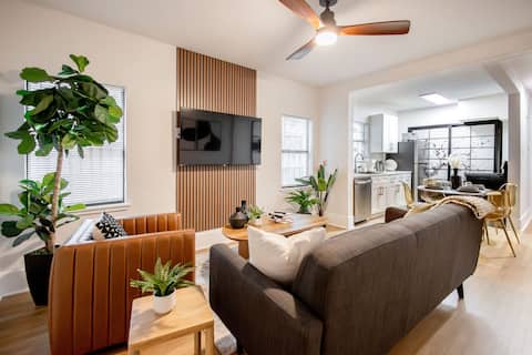 Top performing Airbnb: Zen Warmth 4029: Central 2BED, Mins to Up/Downtown in Perry Heights