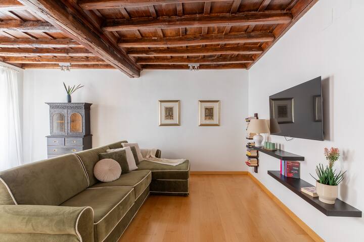 iFlat | Trevi’s Paradise gallery image 4