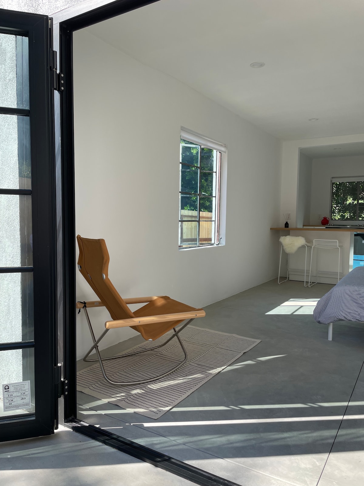 Successful Airbnb property: A chic, wabi-sabi studio in the center of the city in Glendale