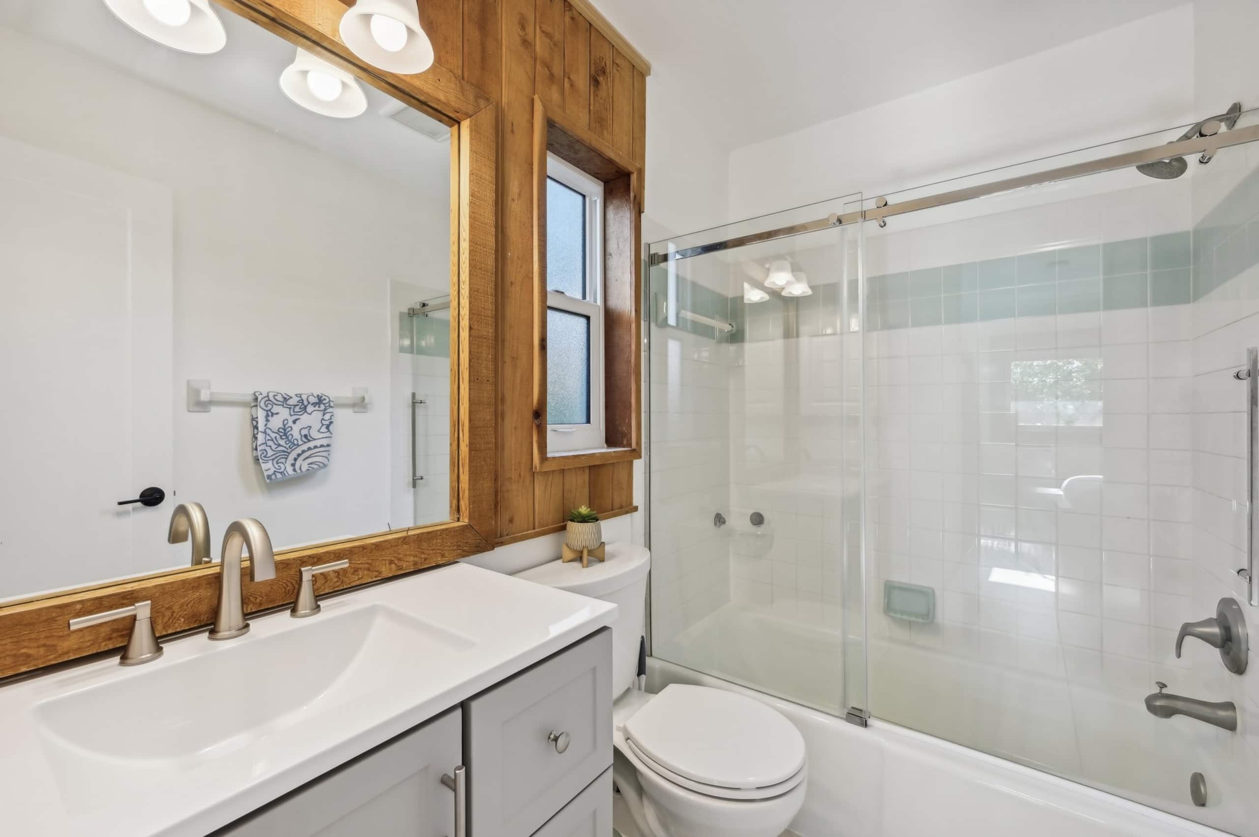 Stillwater Suite | Pool • Lakefront • 6min to Gulf - Photo 20