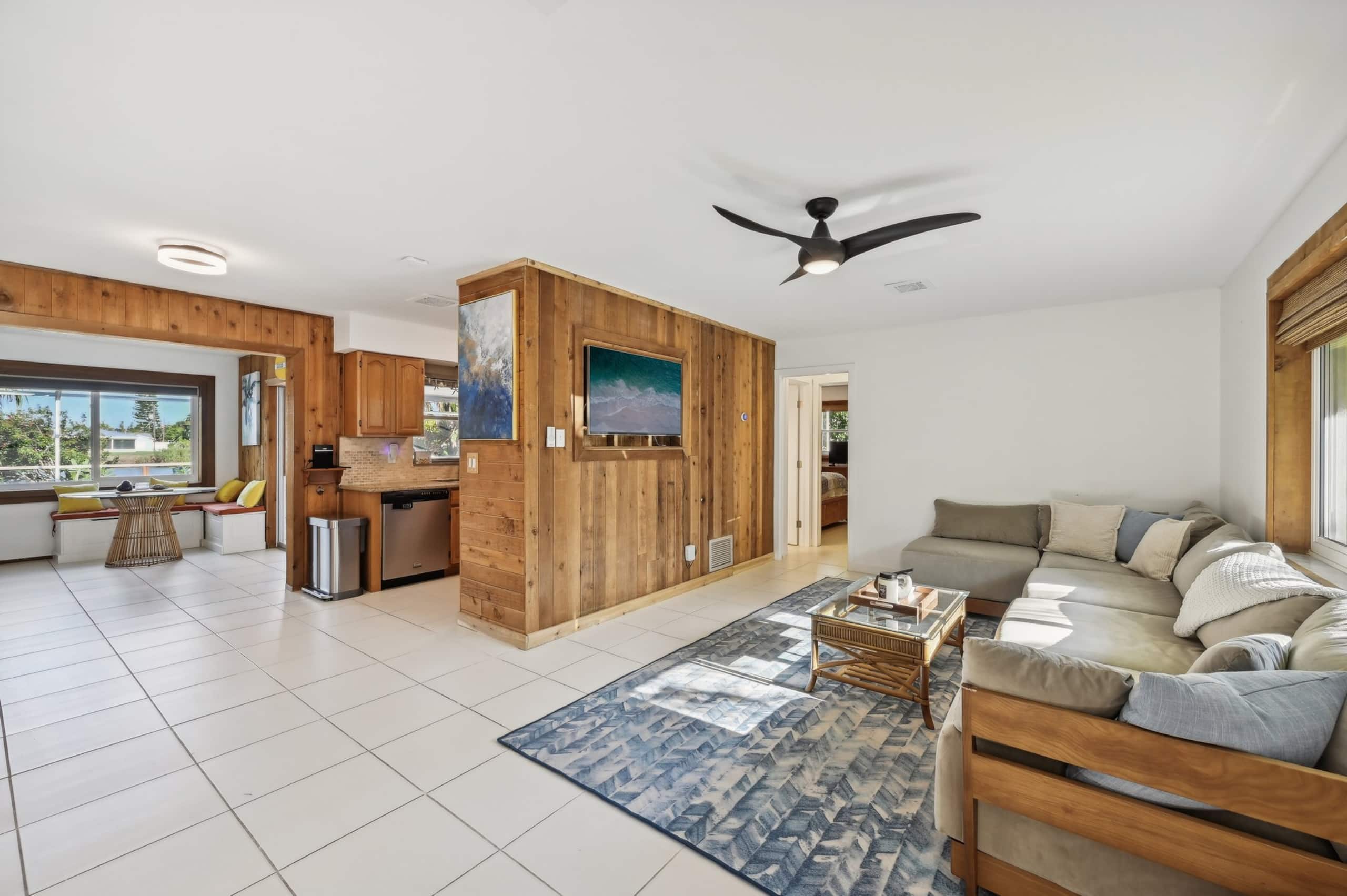 Stillwater Suite | Pool • Lakefront • 6min to Gulf - Photo 3