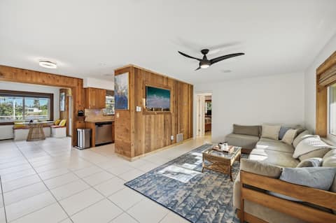 Top performing Airbnb: Stillwater Suite | Pool • Lakefront • 6min to Gulf in Grove City